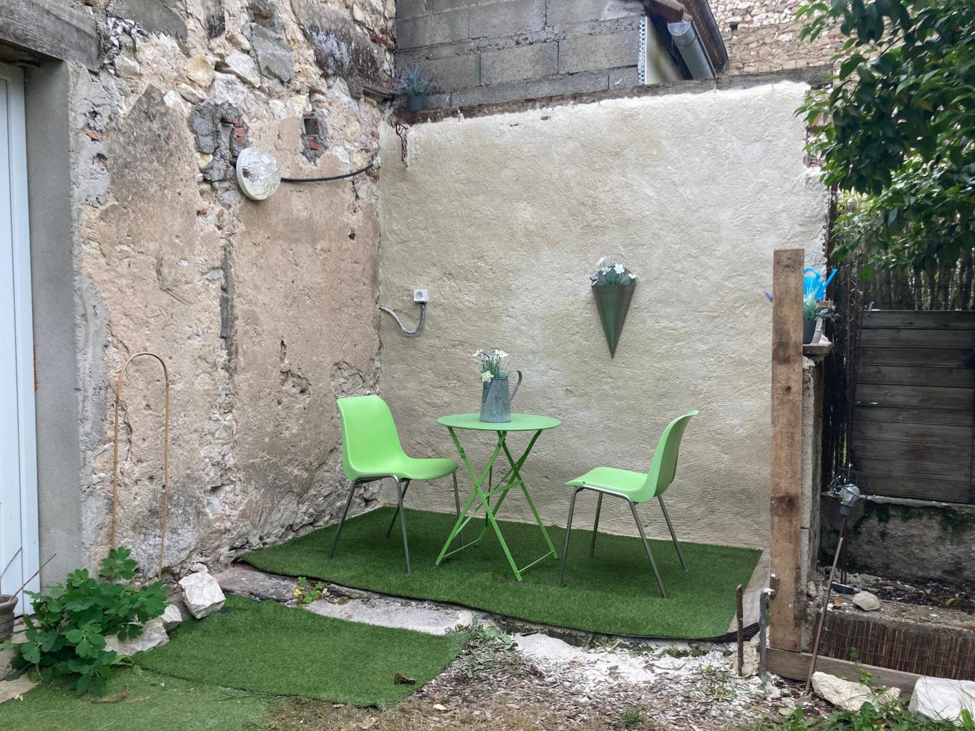 Maison De Campagne A La Ville ヴィルヌーヴ・シュル・ロット エクステリア 写真